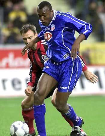 圈層形式聚 圈層形式聚